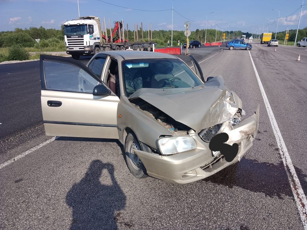 Семь человек пострадали в аварии под Шексной